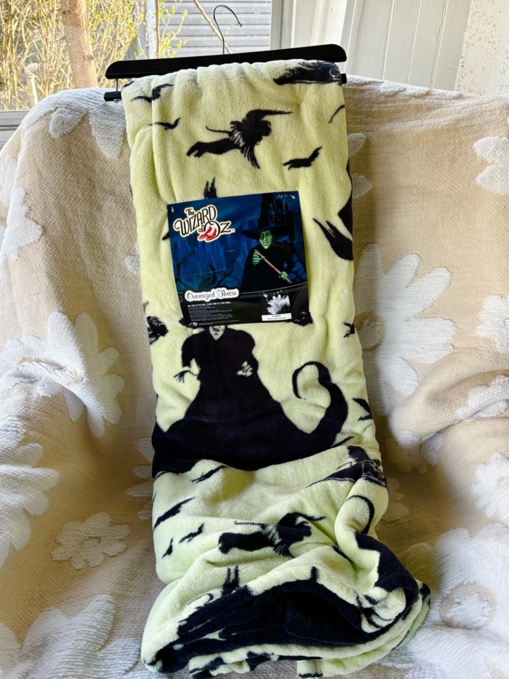 NWT Wizard of Oz Green & Black Fleece Throw Blanket